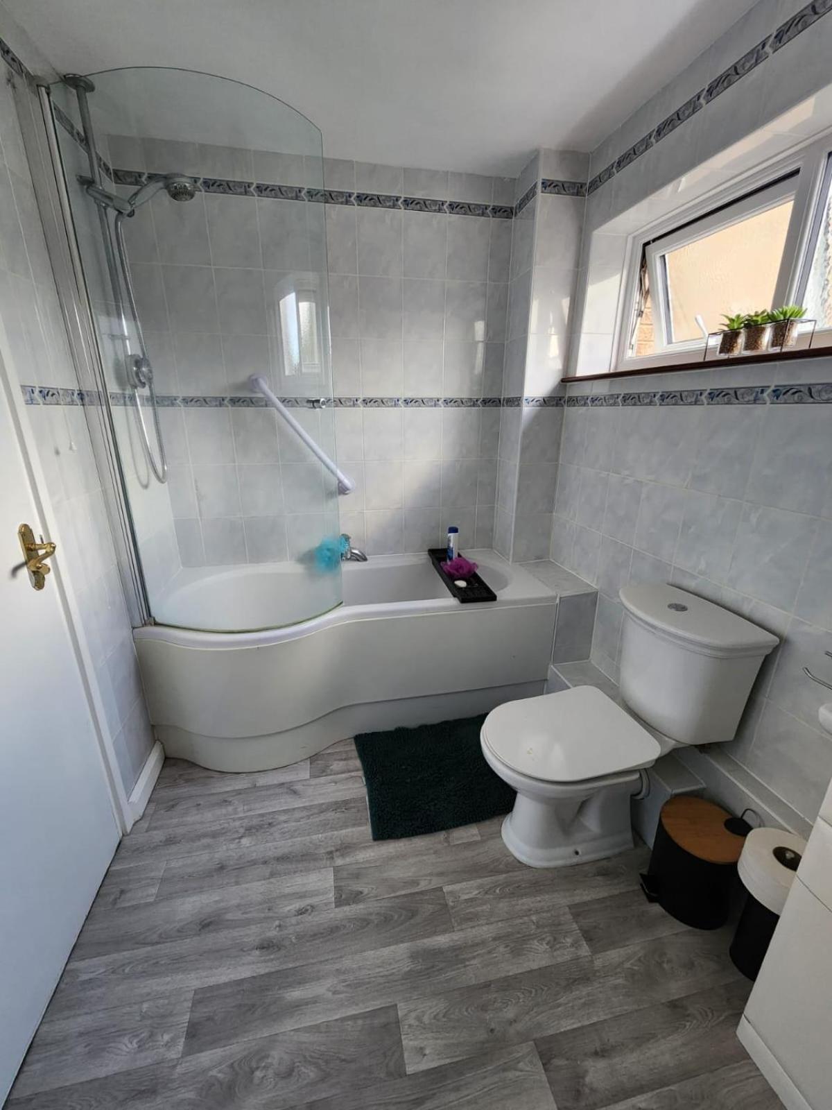 Double Room In Crawley,Gatwick,West Sussex Ifield المظهر الخارجي الصورة